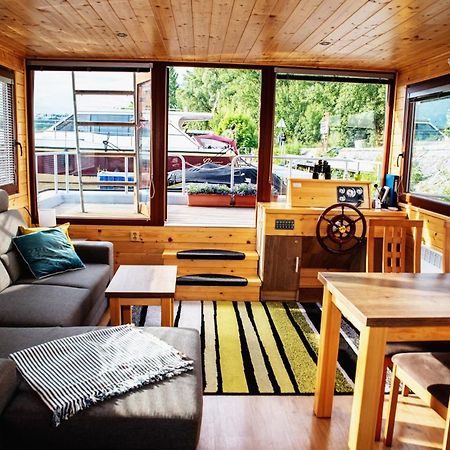Hotel Houseboat Bonanza Prague Extérieur photo