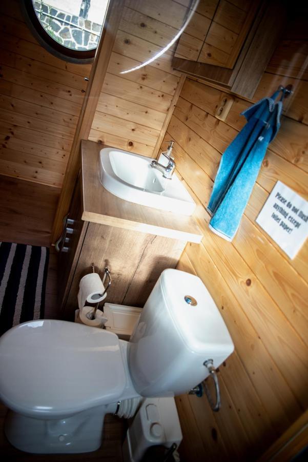 Hotel Houseboat Bonanza Prague Extérieur photo