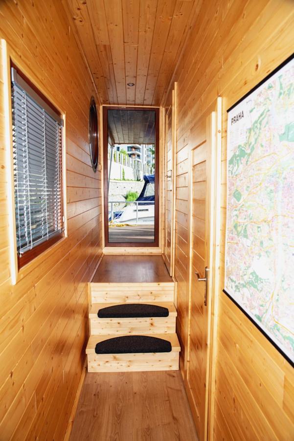 Hotel Houseboat Bonanza Prague Extérieur photo
