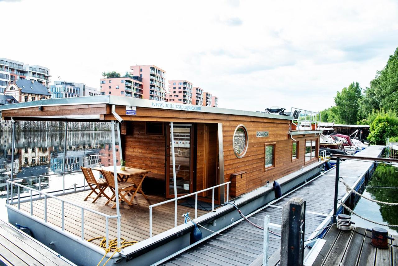 Hotel Houseboat Bonanza Prague Extérieur photo