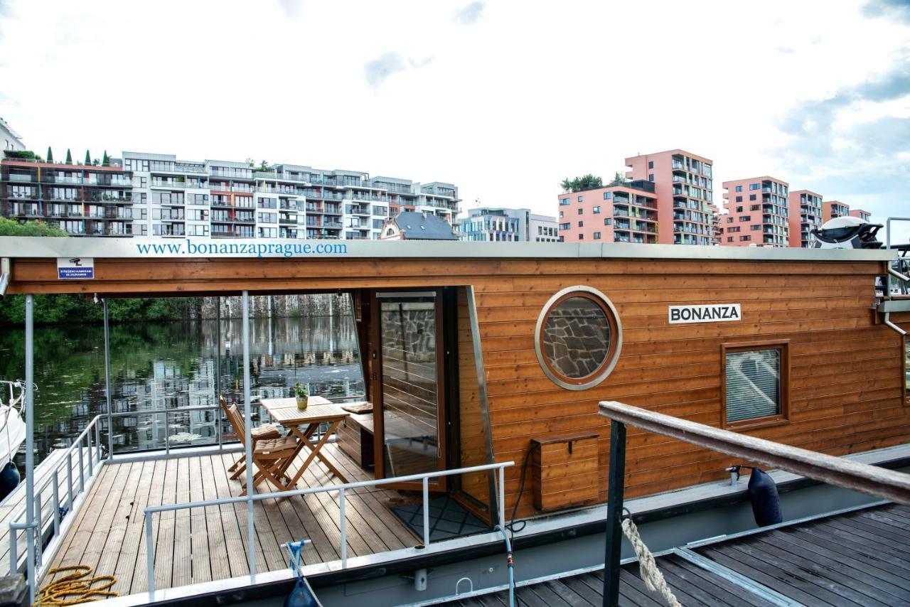 Hotel Houseboat Bonanza Prague Extérieur photo
